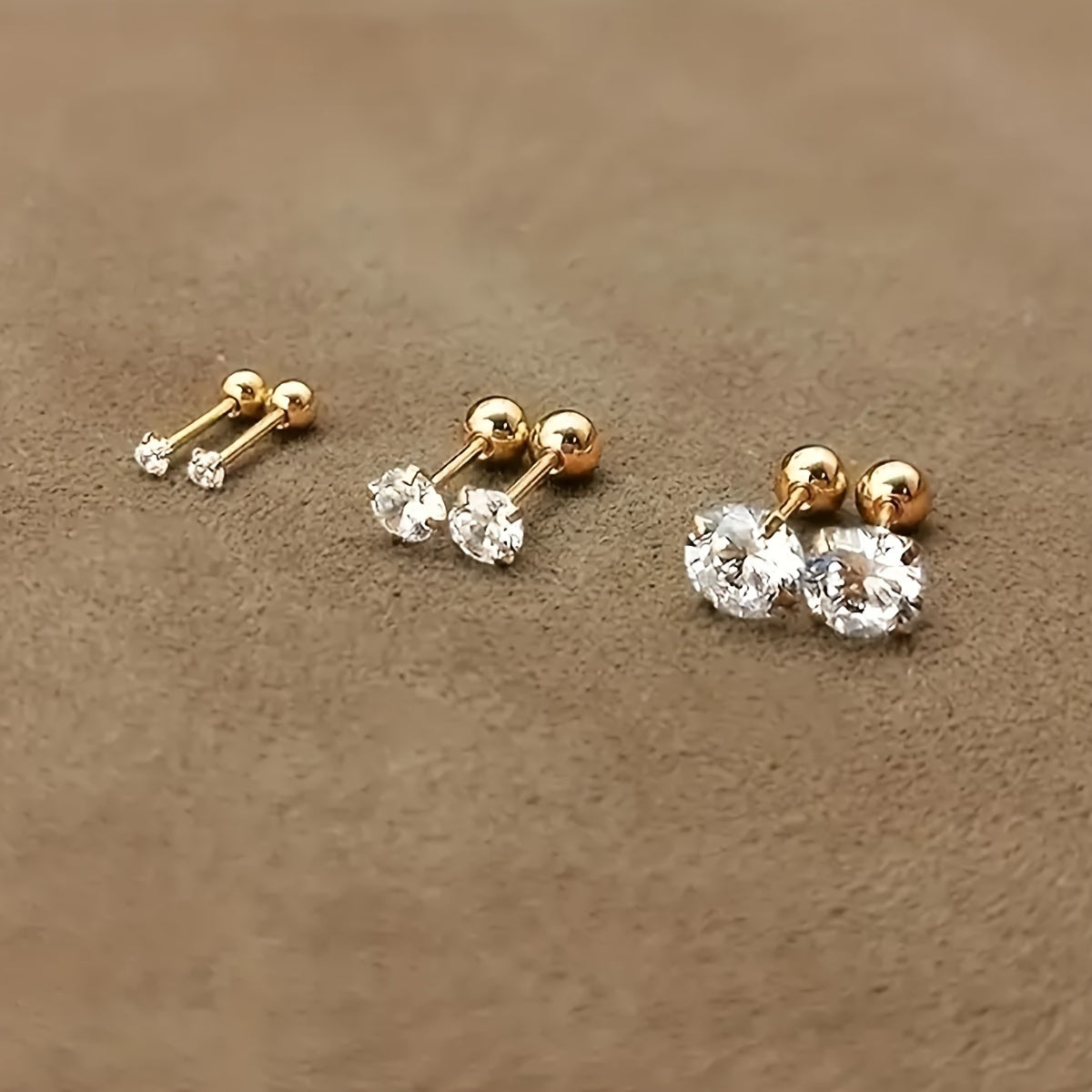 Set aus 3 Paar eleganten Ohrringen