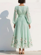 Nicola | Florales Chiffon-Midikleid mit V-Ausschnitt